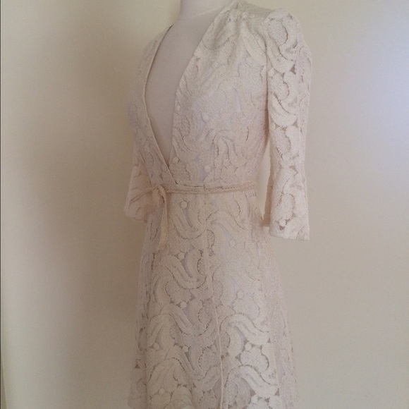 Reformation - Lianne Wrap dress - Picture 3 of 4